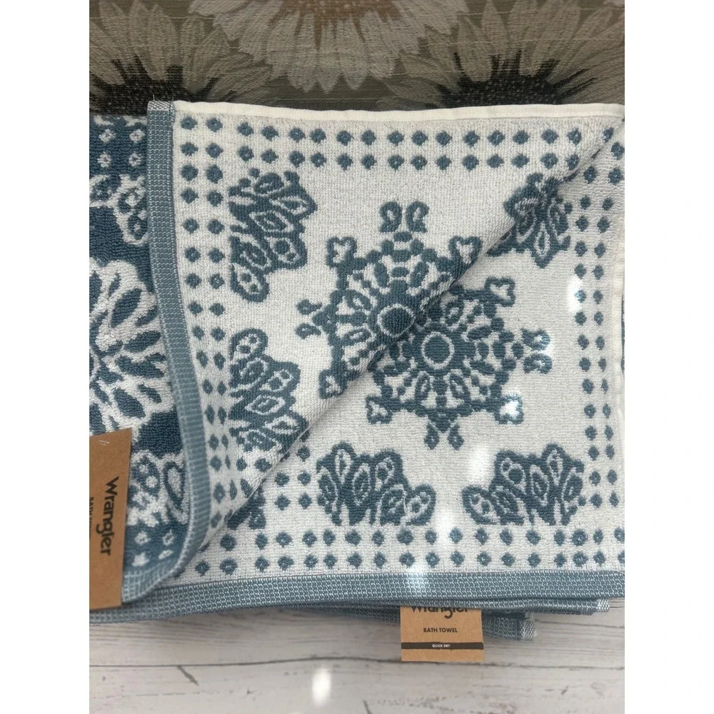 Wrangler 4 pc Blue White‎ Floral Bandana Quick Dry Bath Towel/Hand Towel Set
